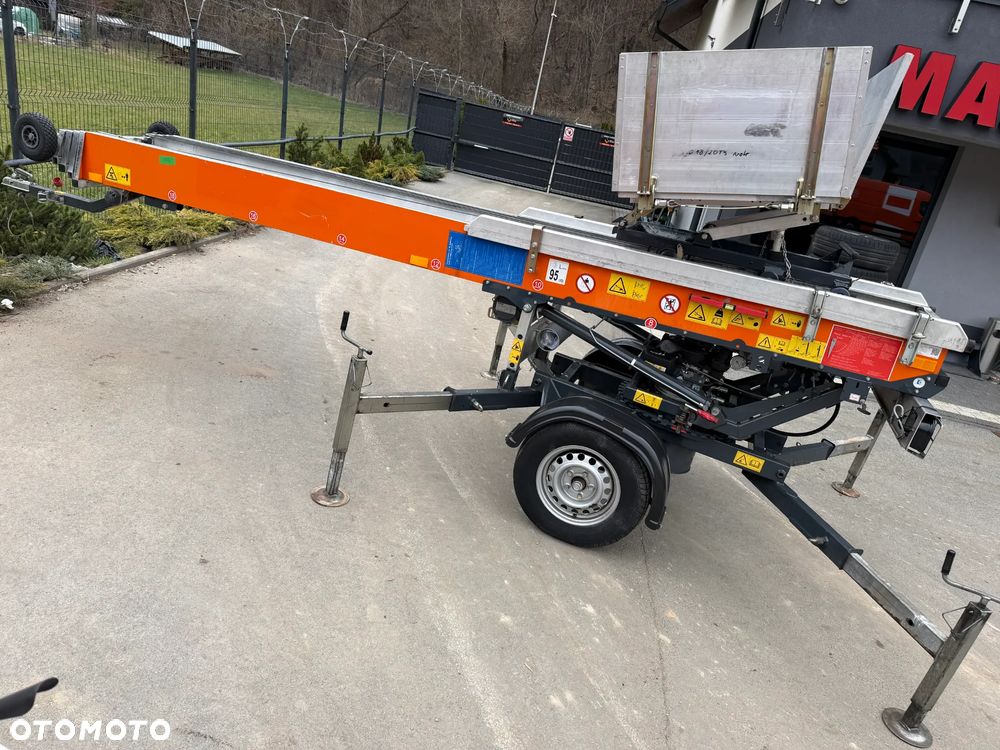 Paus Easy 18 WH-M Drabina Winda Dekarska mobilna aluminiowa TRANSPORTER DEKARSKO-BUDOWLANY w pełni Hydrauliczny 18 metrów. Obrotowy do okoła. 2018rok. Jak Nówka z salonu. praktycznie zerowy przebieg! Serwisy w Dekra do Końca. Sprowadzona z Komuny Norweskiej. Wielka Okazja. Sterowanie Hydrauliczne. Nowy model wózek jeździ od dołu dodatkowe ramię. Pojazd przyczepa lekka - 2