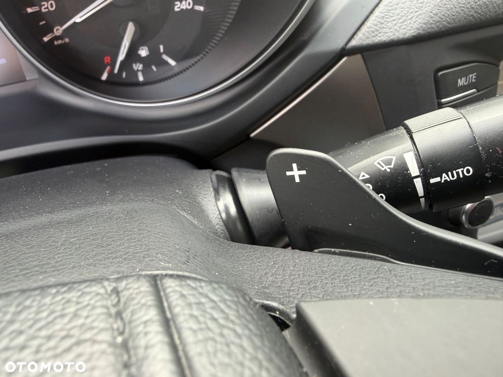 Toyota Avensis 2.0 Selection MS - 9