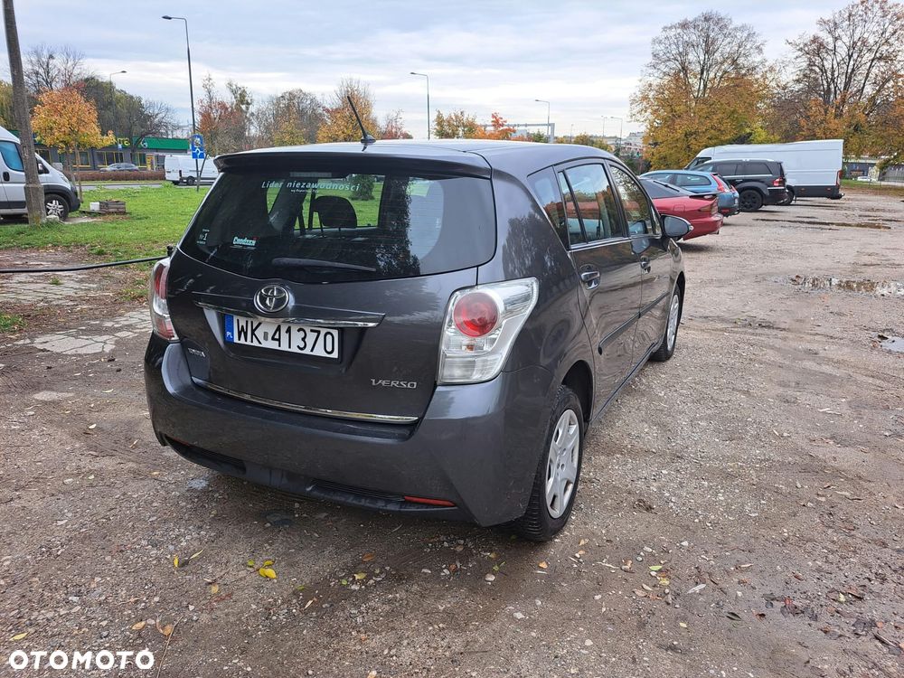 Toyota Verso 2013 photo 2