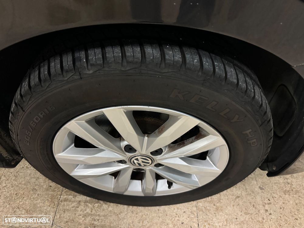 VW Touran 1.6 TDI Confortline - 13