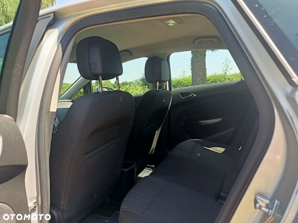 Opel Astra - 14