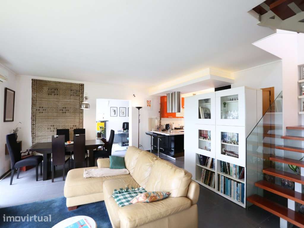 Moradia T3 de Arquitetura Contemporânea com Piscina Coberta e Vista... - Grande imagem: 2/36