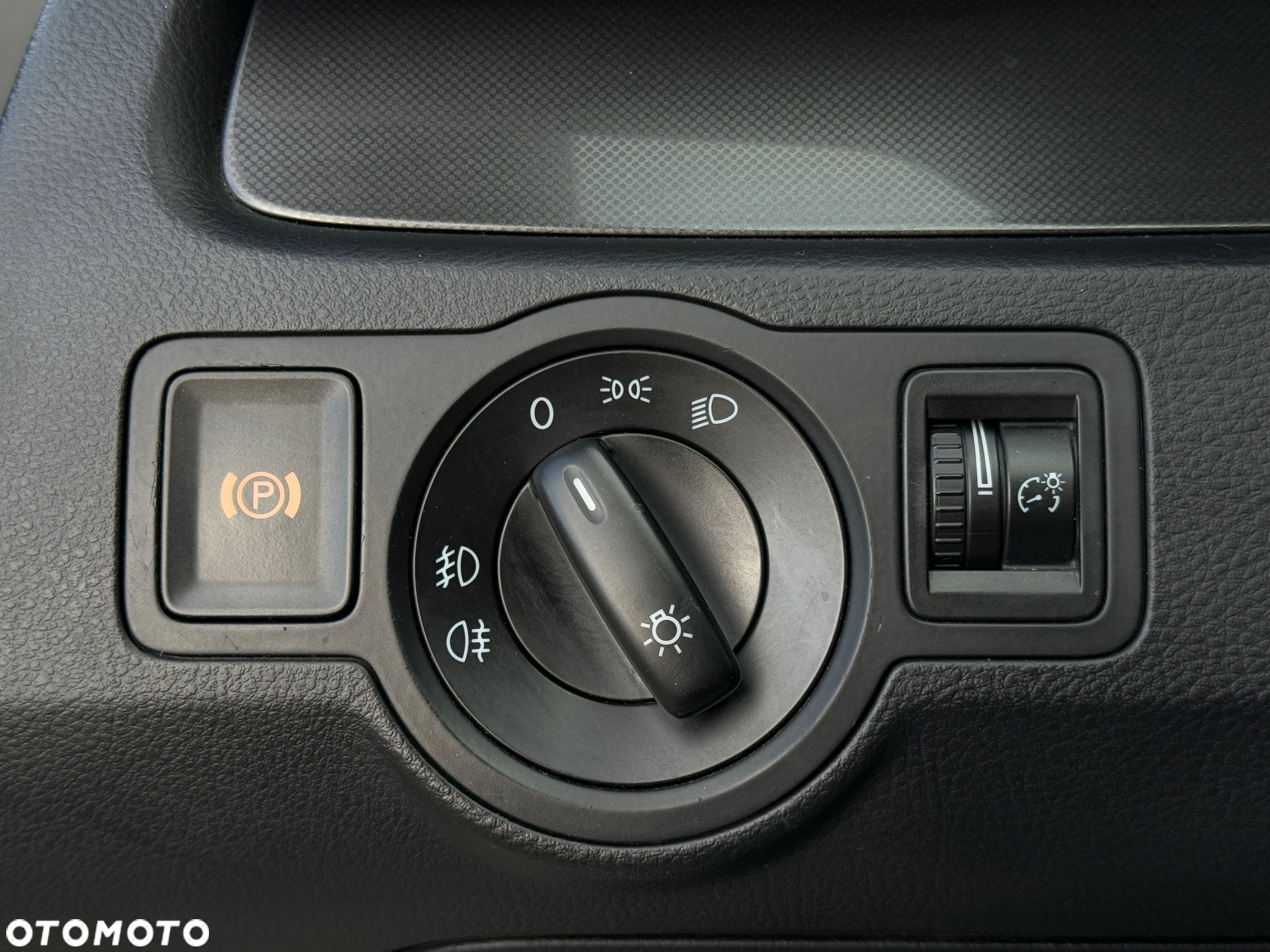 Volkswagen Passat 2.0 TDI Comfortline - 10