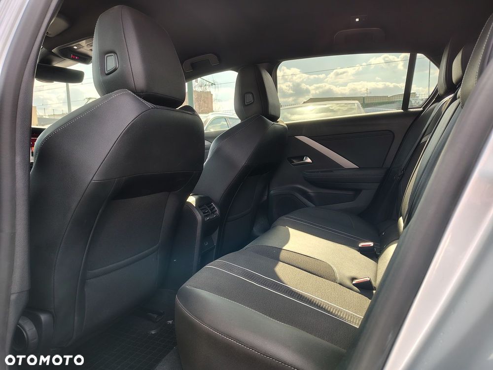Opel Astra 1.2 T GS S&S - 11