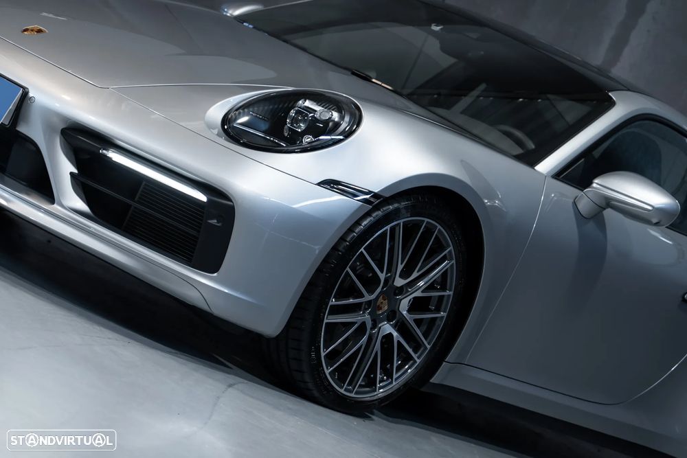 Porsche 911 (992) Carrera GTS PDK - 2