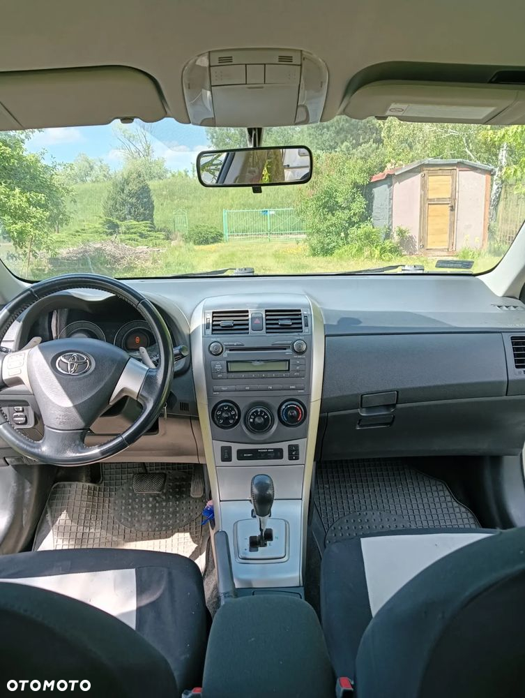 Toyota Corolla - 4