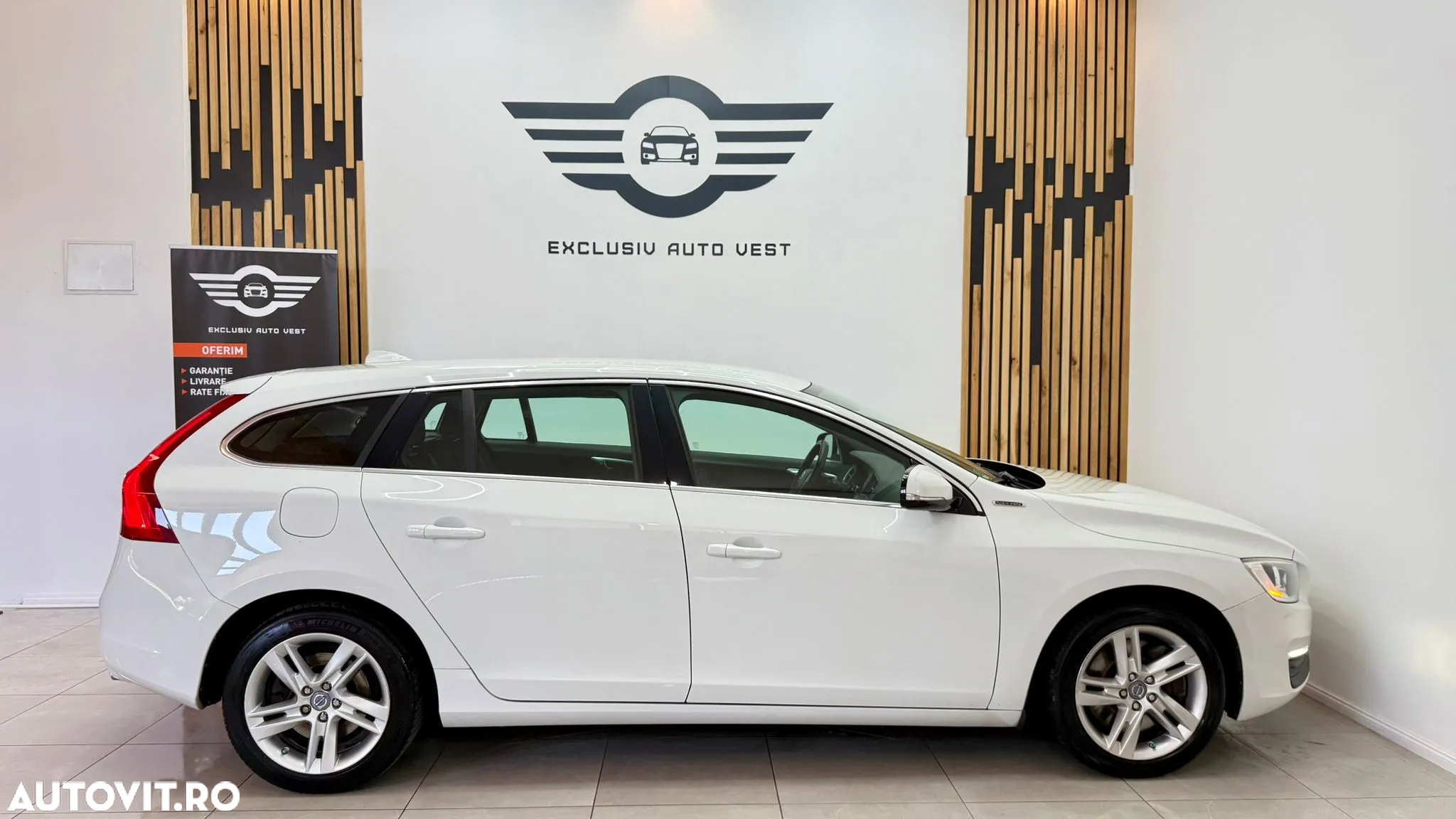 Volvo V60 D6 Plug-In-Hybrid AWD Geartronic Momentum - 12