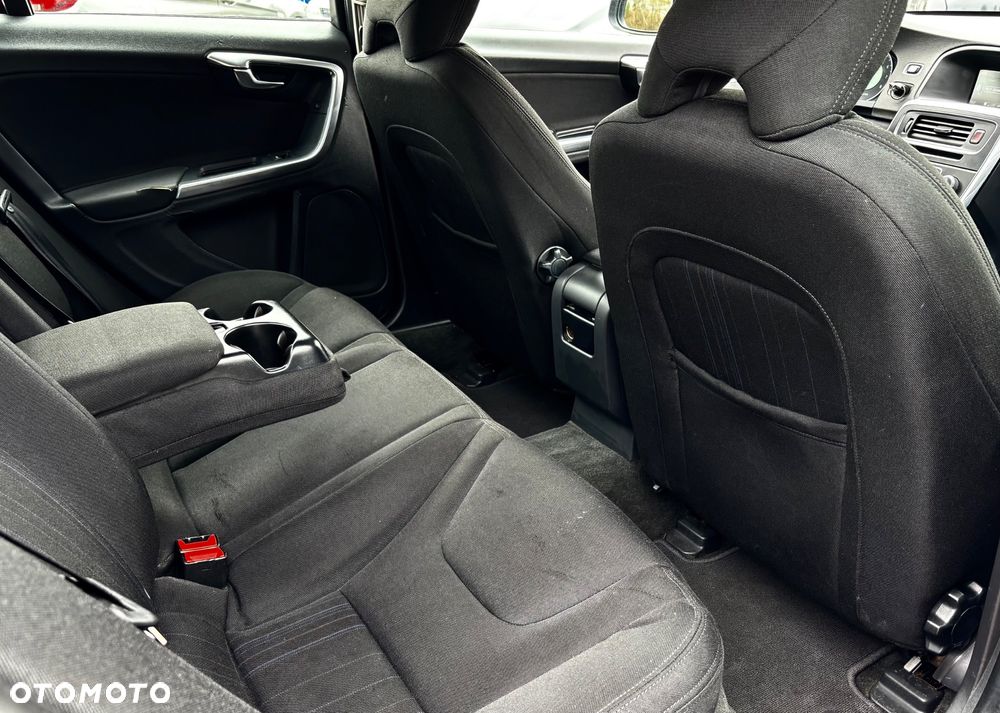 Volvo S60 T3 Kinetic - 8