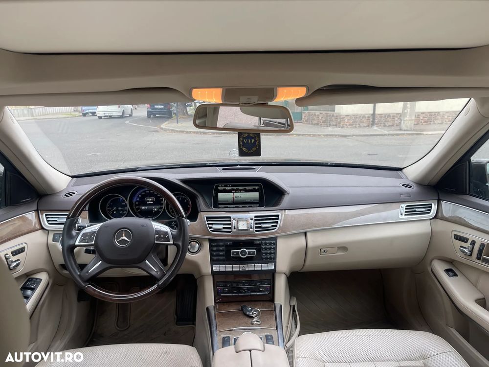 Mercedes-Benz E 350 BlueTEC 4MATIC Aut. - 24