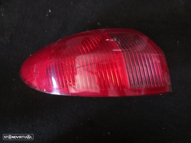 Farol Tras 46556349 ALFA ROMEO 147 2002 3P ESQ CARELLO - 1