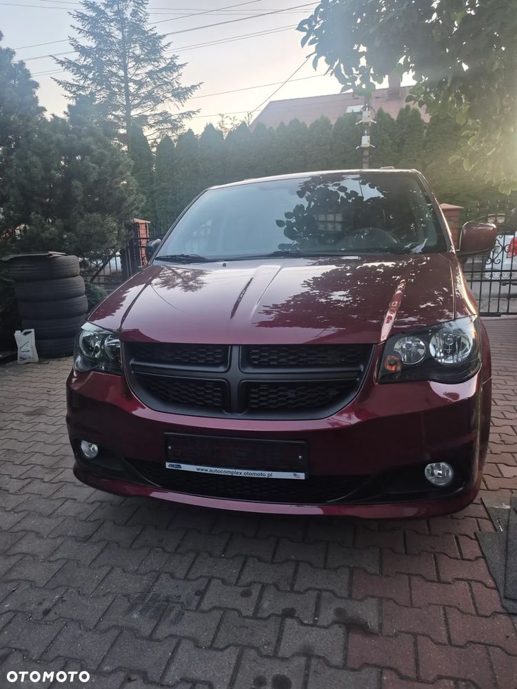 Dodge Grand Caravan 3.6 R/T - 18