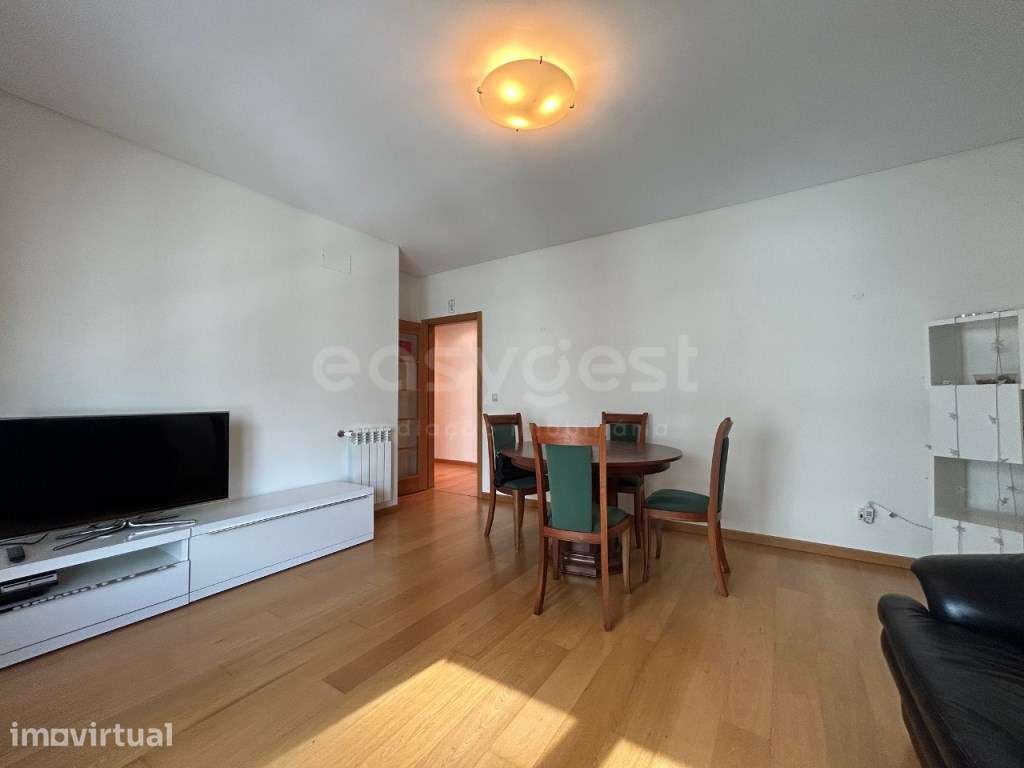 Apartamento T2 nas Laranjeiras com Excelente Localização e Conforto - Grande imagem: 2/23