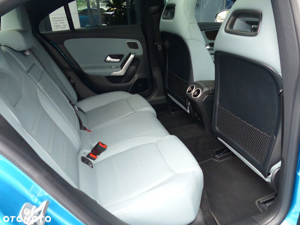 Mercedes-Benz CLA 200 AMG Line 7G-DCT - 23