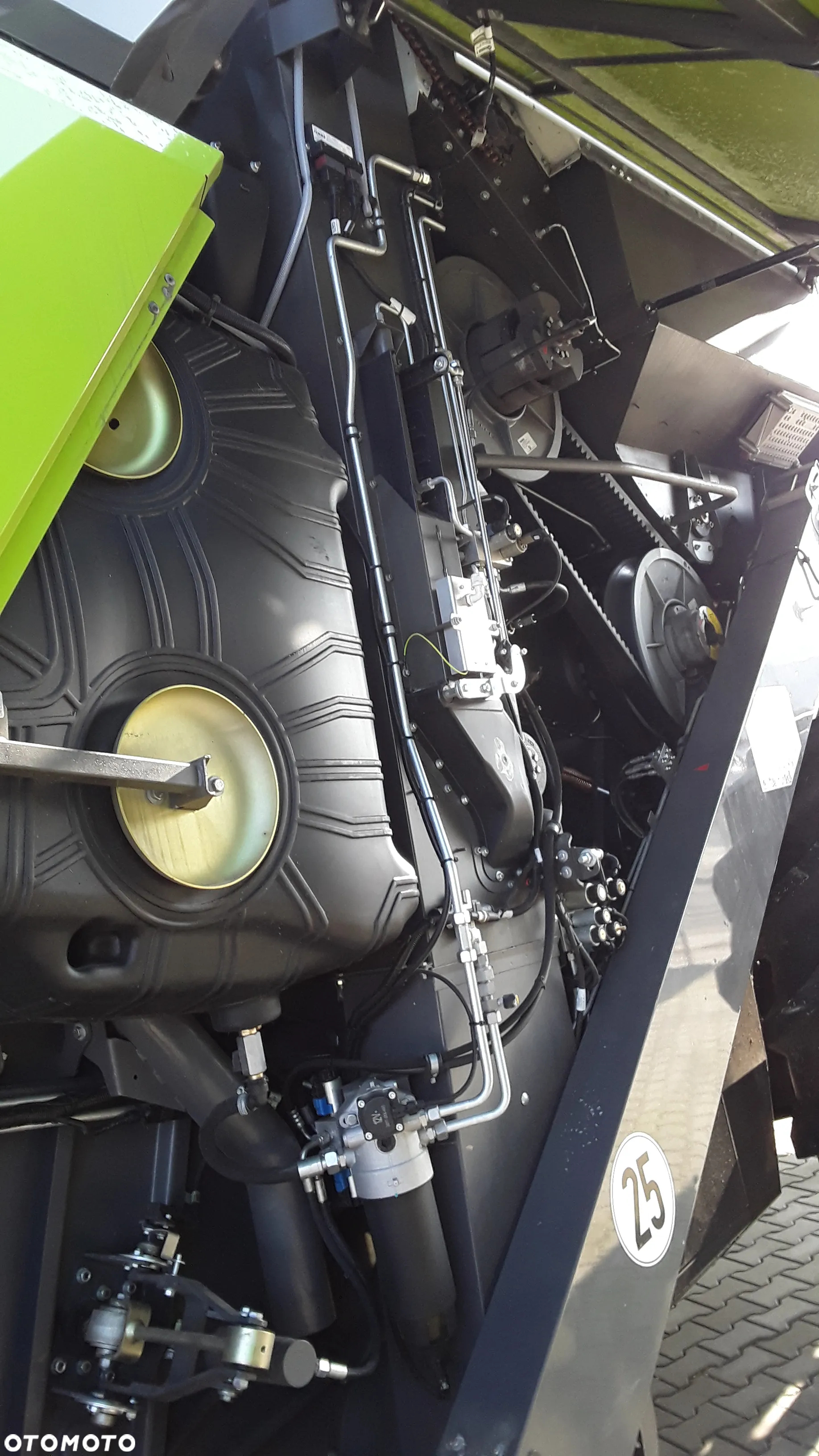 Claas TRION 650 - 14