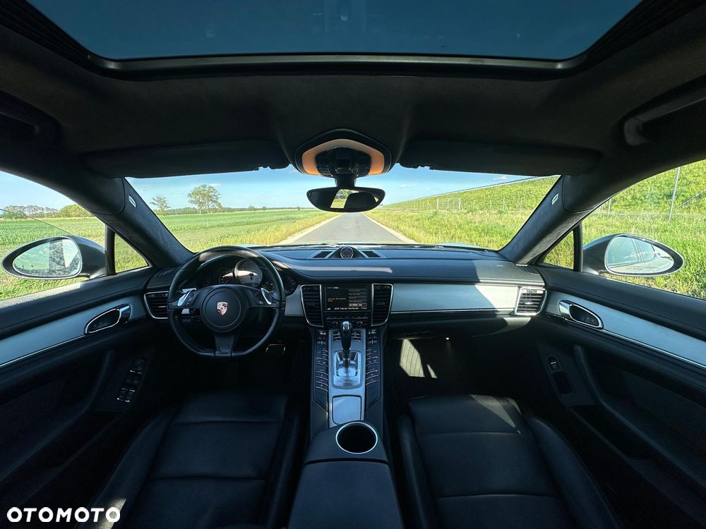 Porsche Panamera - 23