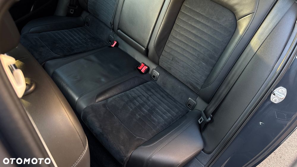 Volkswagen Passat 2.0 TDI (BlueMotion Technology) DSG Highline - 28