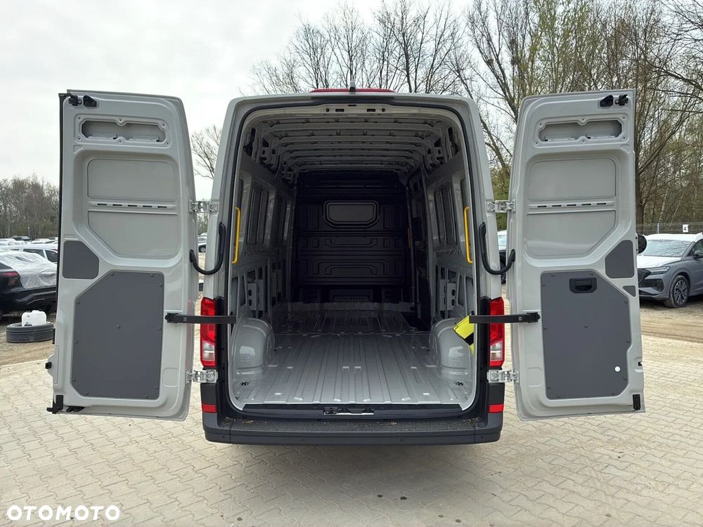 Volkswagen Crafter 35 Furgon L4H3, 2.0 TDI 140 KM, Wysoki dach, r. o. 4490mm - 15