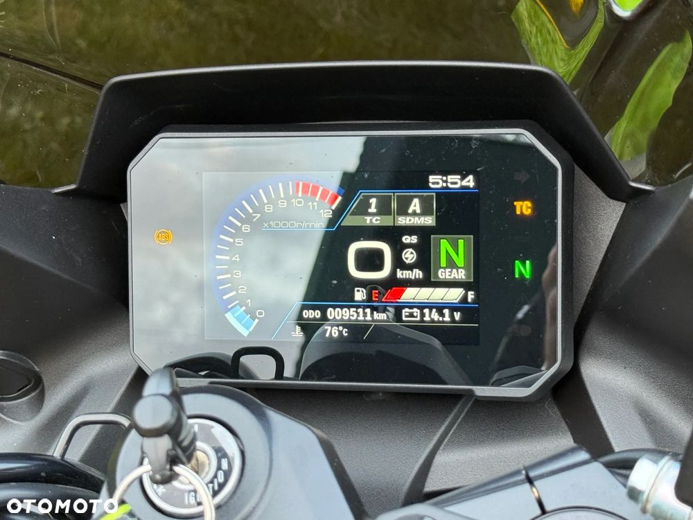 Suzuki GSX - 11