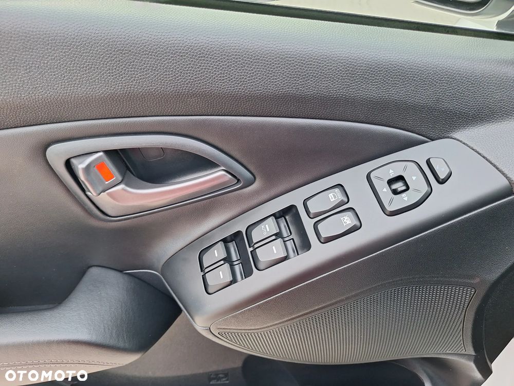 Hyundai ix35 1.6 2WD blue Trend - 25