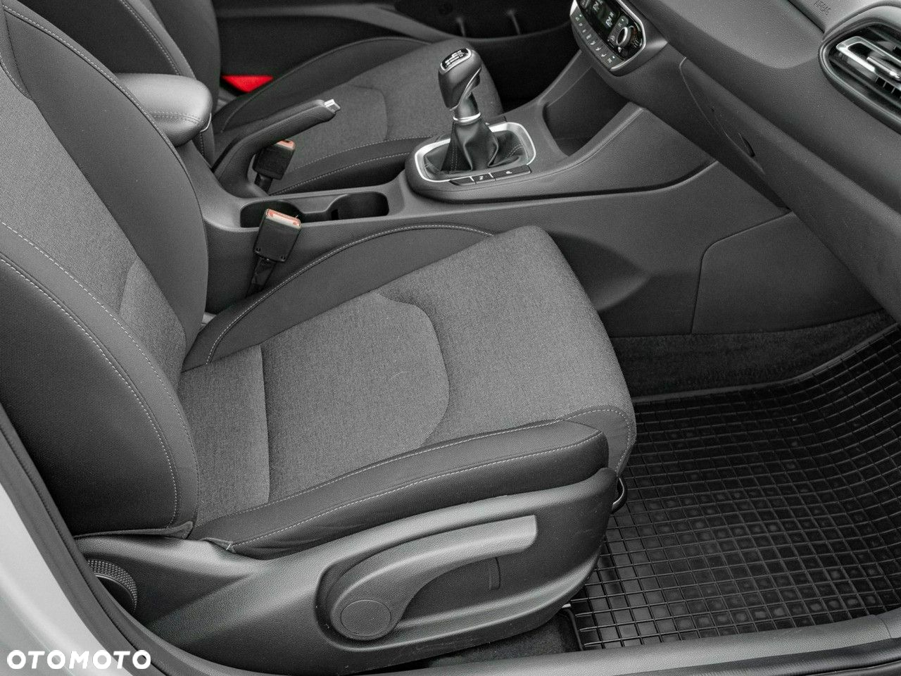 Hyundai i30 1.5 DPI Smart - 35
