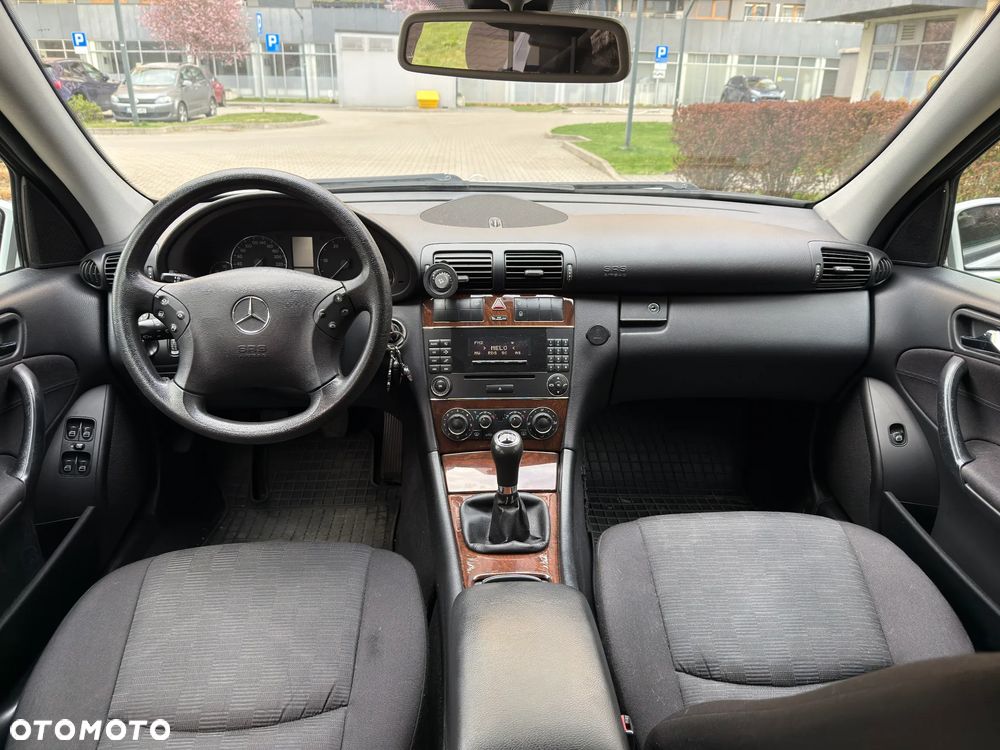 Mercedes-Benz Klasa C 200 T CDI Classic - 13