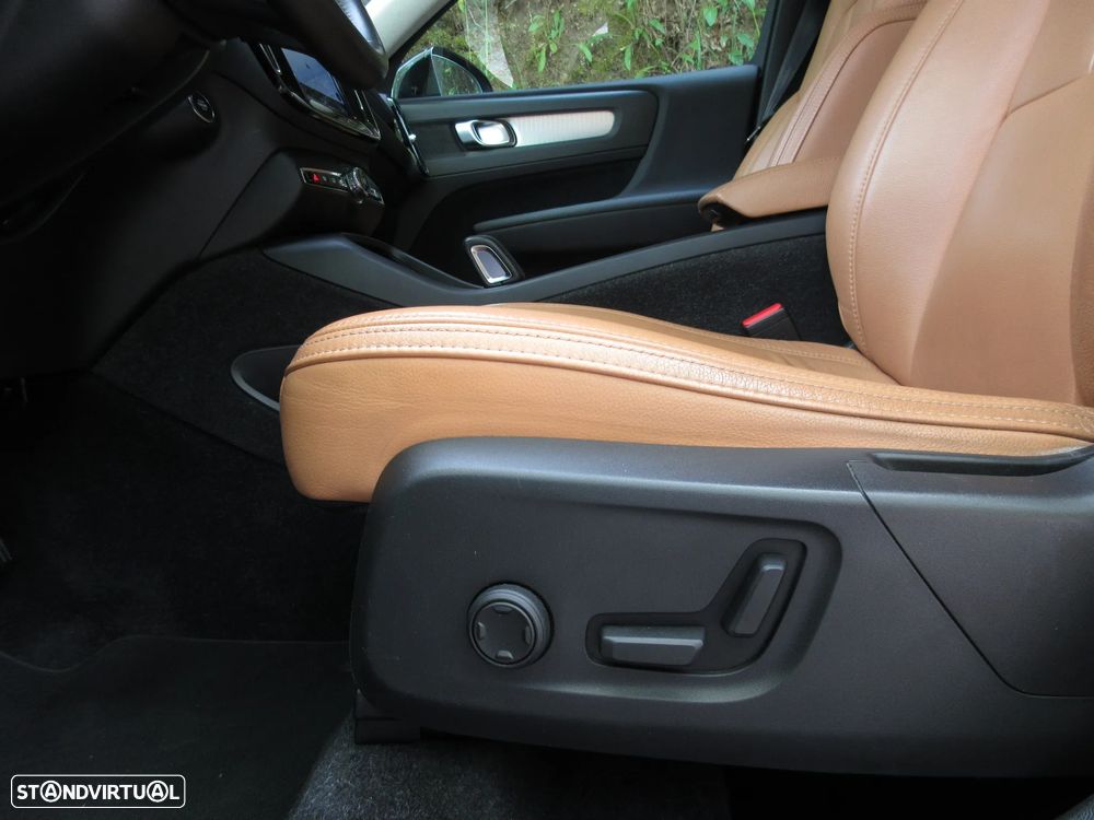 Volvo XC 40 2.0 D3 Momentum Plus Geartronic - 31