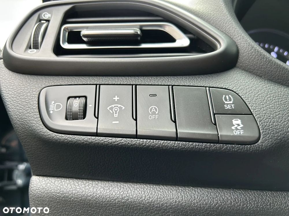 Hyundai i30 1.5 T-GDI 48V Comfort DCT - 20