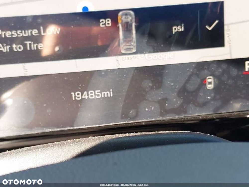 Chevrolet Suburban - 11