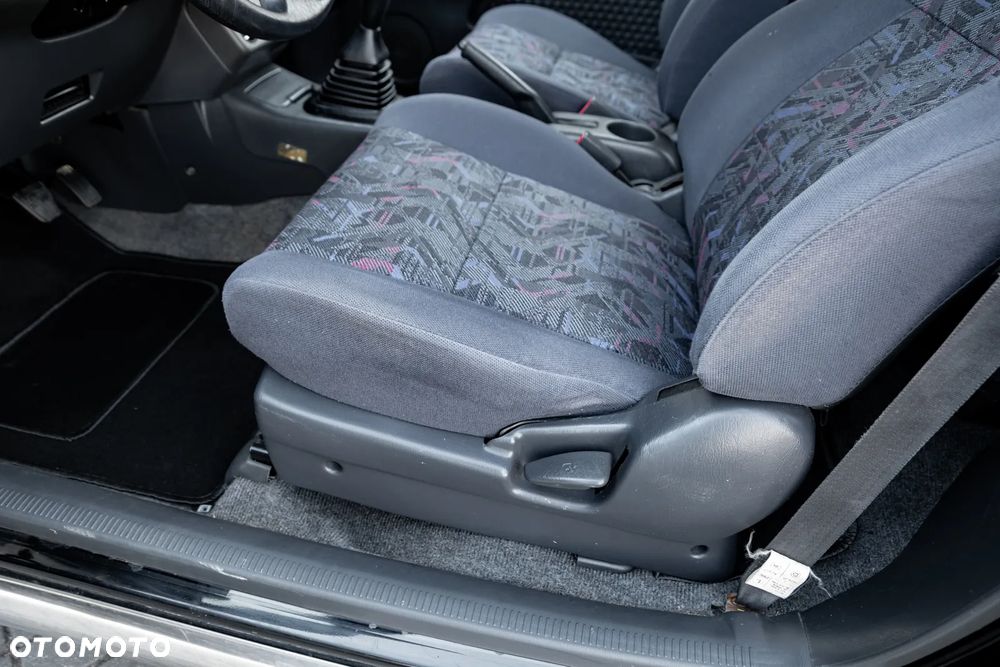 Toyota RAV4 2.0 Special - 24