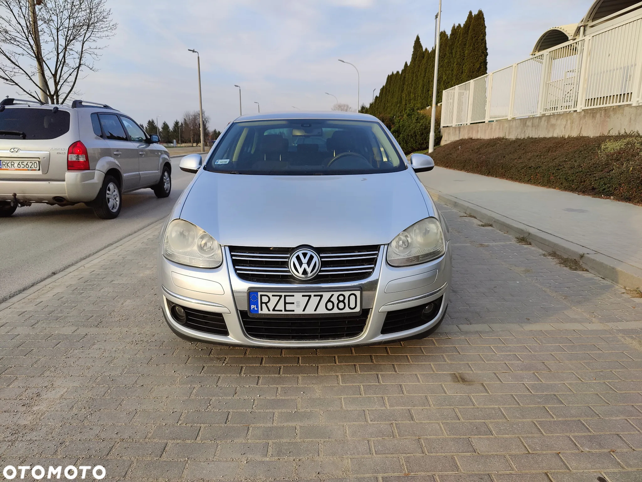 Volkswagen Jetta - 2