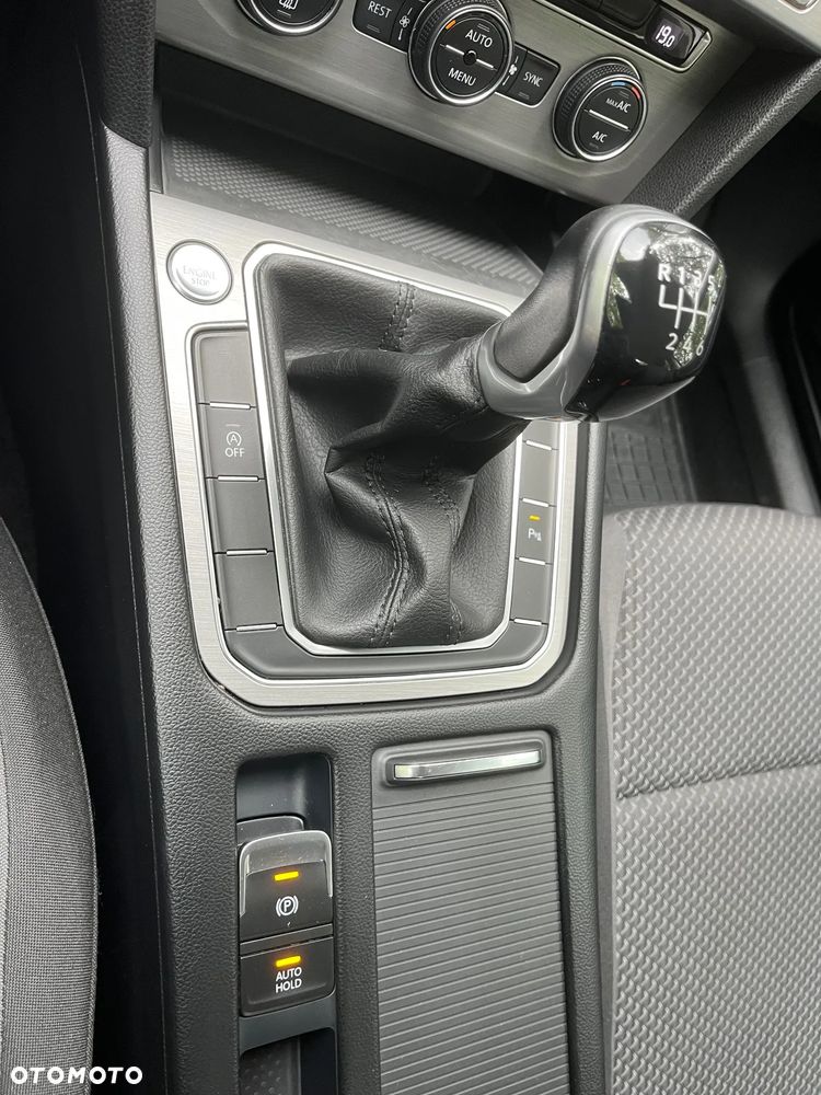 Volkswagen Passat 1.5 TSI EVO Essence - 24