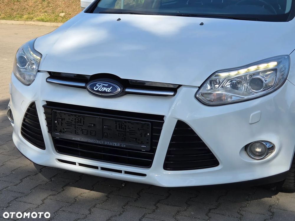 Ford Focus 1.6 TDCi DPF SYNC Edition - 9