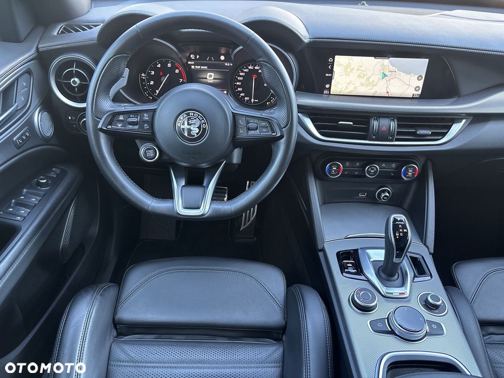 Alfa Romeo Stelvio 2.0 Turbo Veloce Q4 - 11