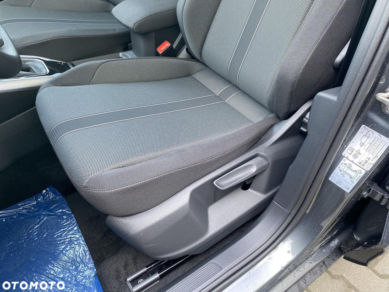Volkswagen T-Roc - 11