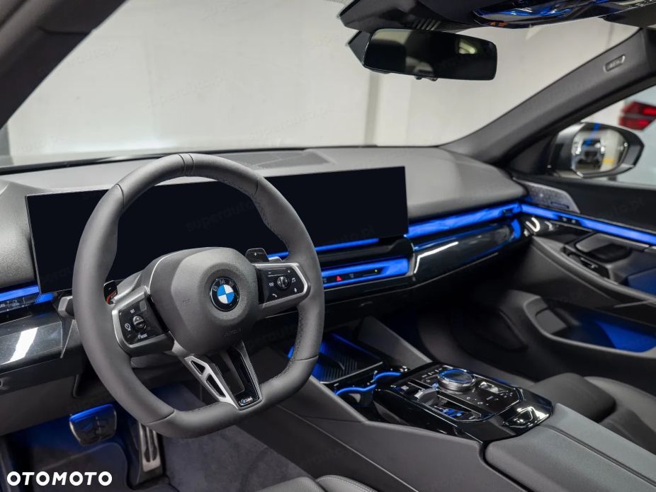 BMW Seria 5 540d xDrive mHEV M Sport - 8