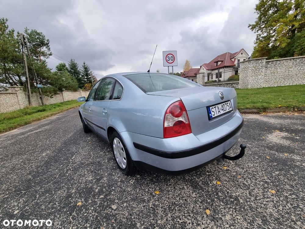 Volkswagen Passat 1.6 Comfortline - 11
