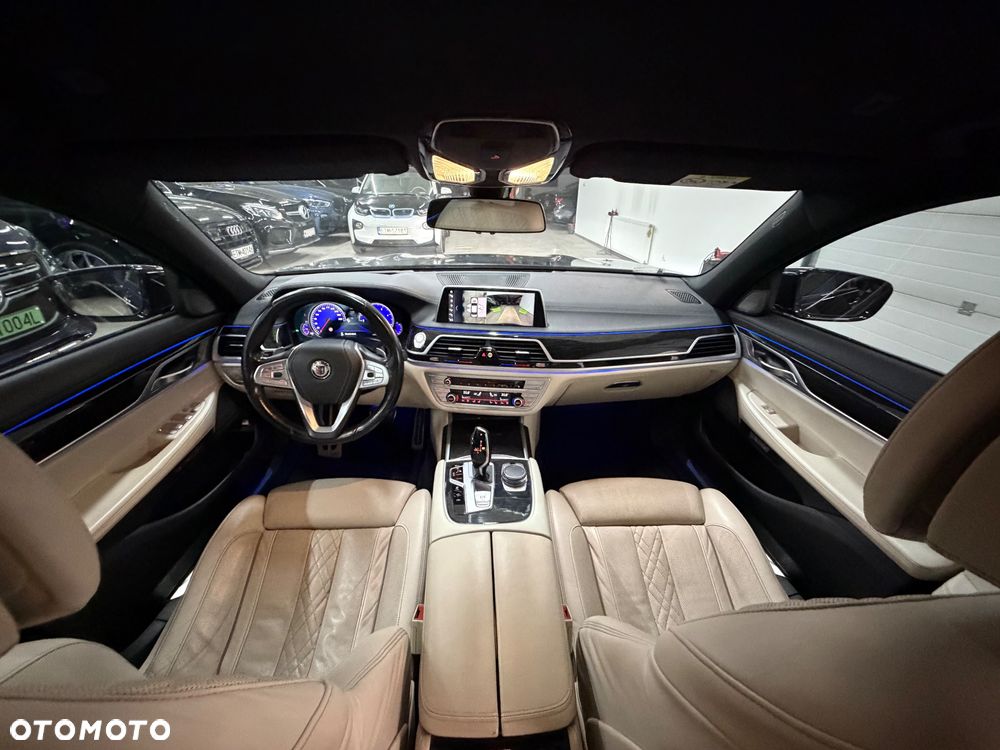 BMW Seria 7 740d xDrive - 33