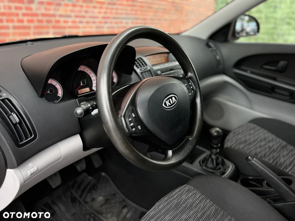 Kia Ceed - 7