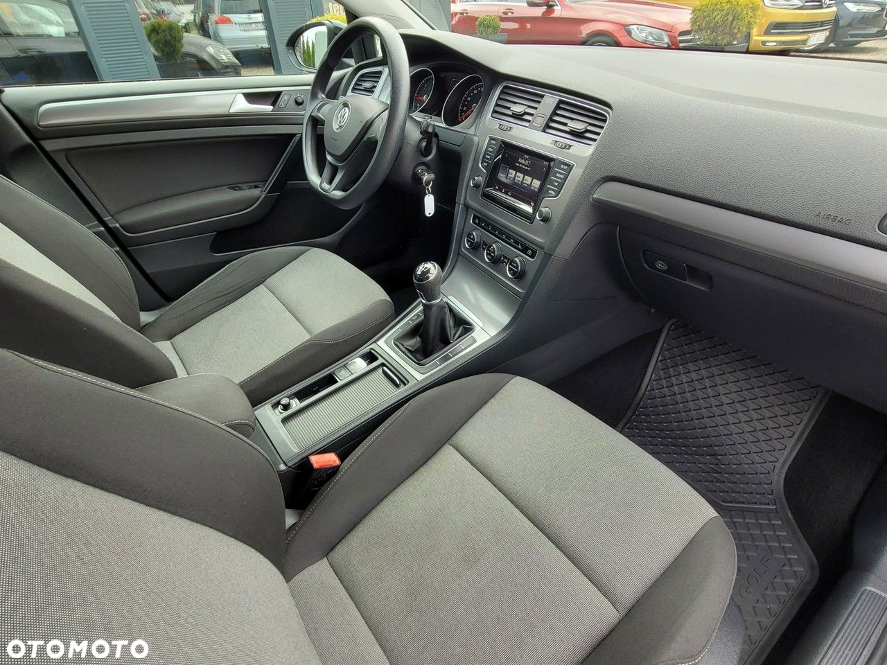 Volkswagen Golf - 18