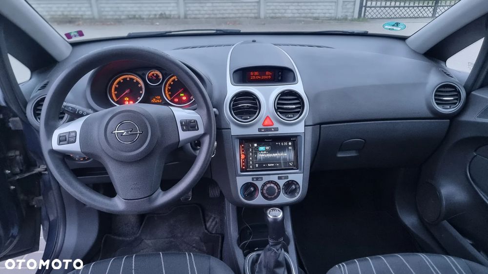 Opel Corsa 1.2 16V Selection 110 Jahre - 8