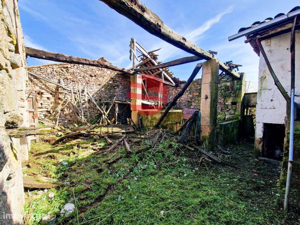 MORADIA T7 C/ QUINTAL - Grande imagem: 4/10