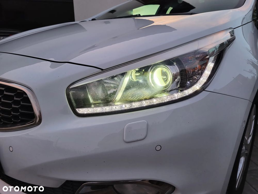 Kia Ceed 1.6 CRDi 128 Platinum Edition - 24