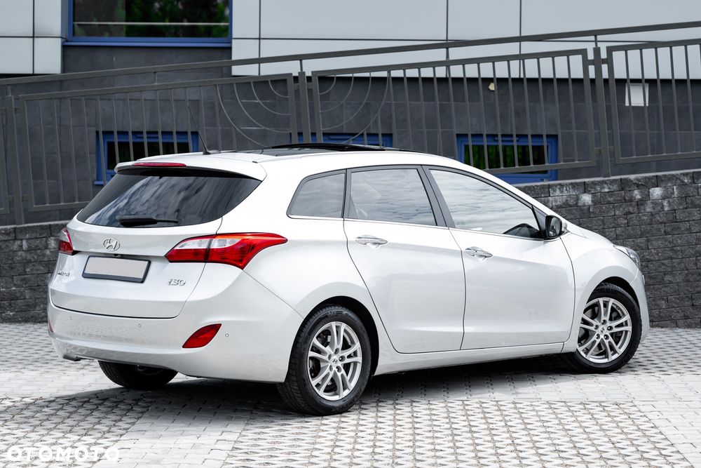 Hyundai i30 blue 1.6 GDI DCT Premium - 11