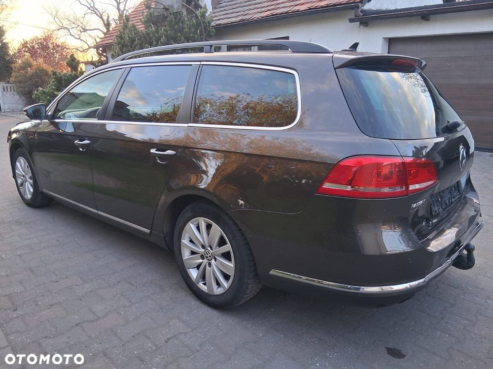 Volkswagen Passat 2.0 Blue TDI SCR Comfortline - 9