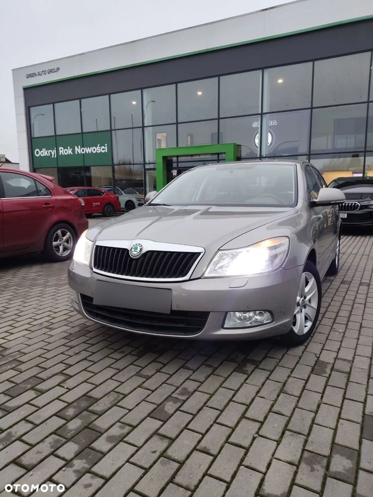 Skoda Octavia 2.0 TDI Elegance DSG - 2