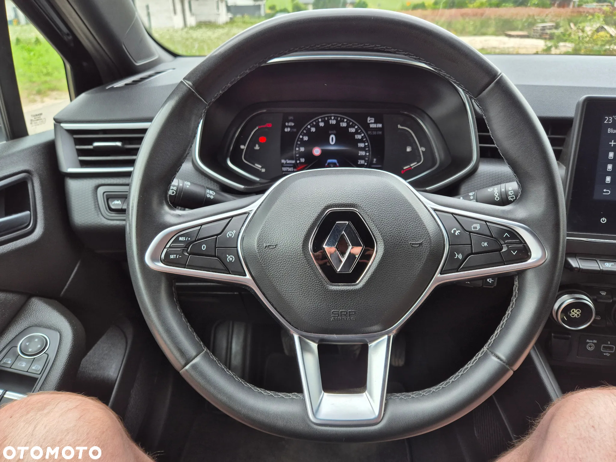 Renault Clio TCe 100 INTENS - 16