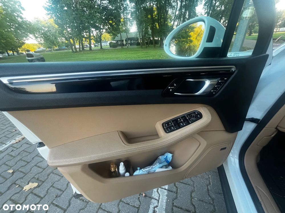 Porsche Macan - 11