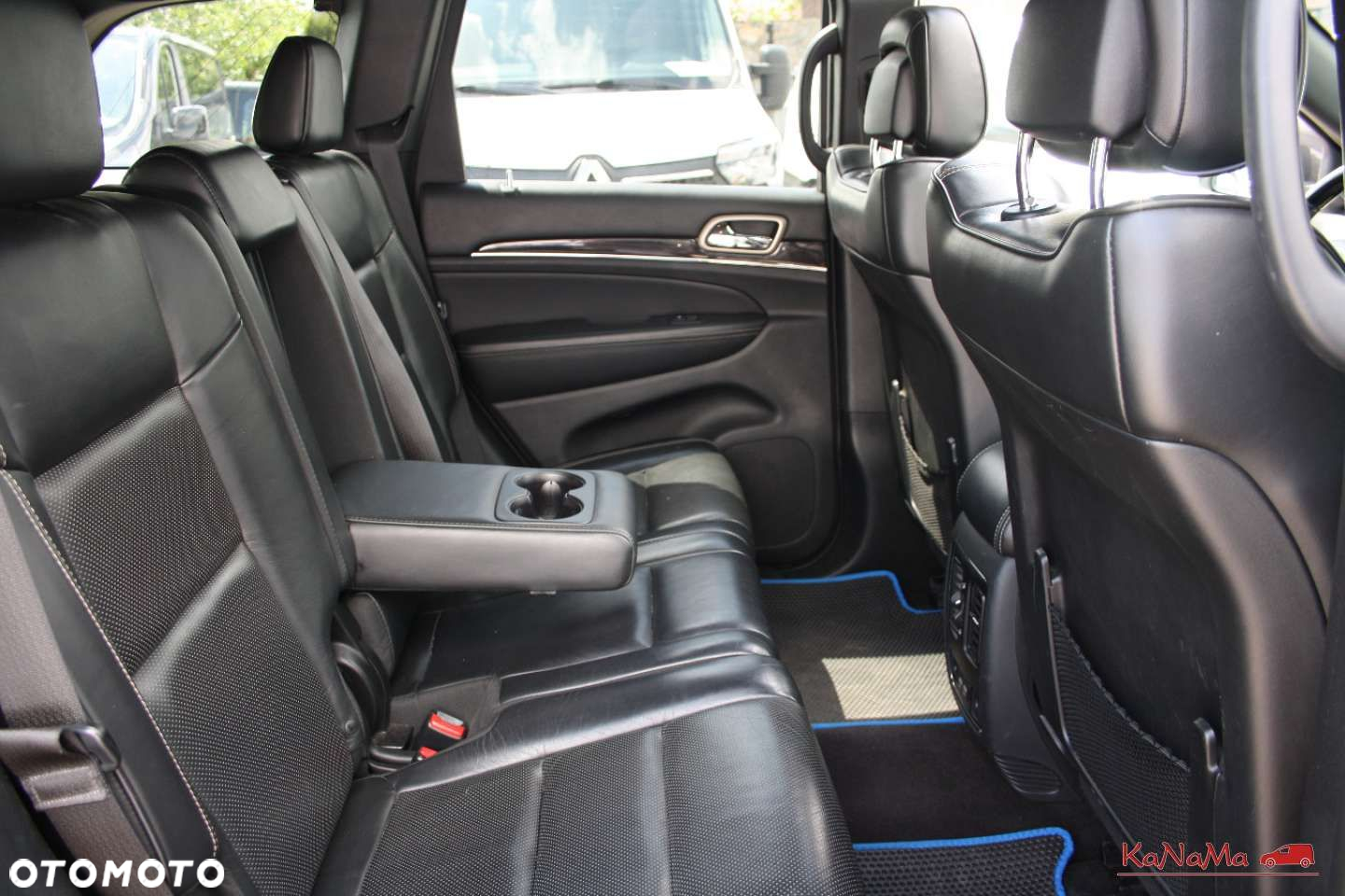 Jeep Grand Cherokee - 28