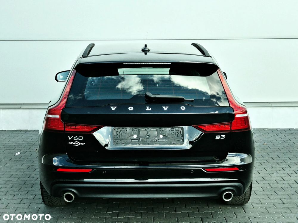 Volvo V60 B3 B DKG Momentum Pro - 26