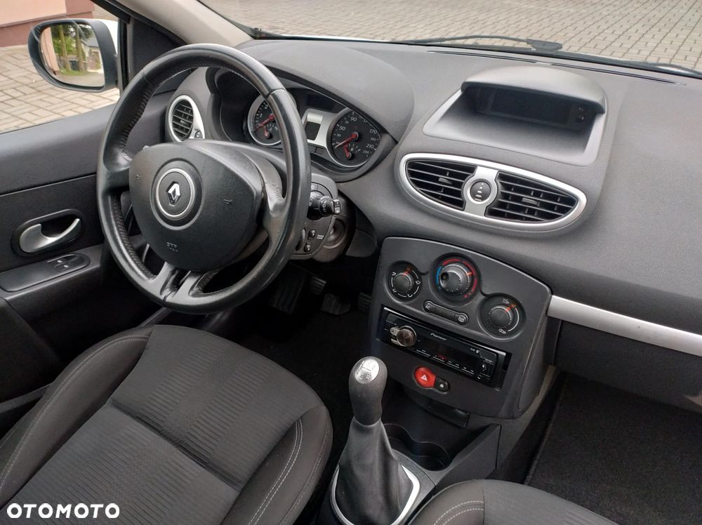 Renault Clio 1.2 16V 75 Dynamique - 24